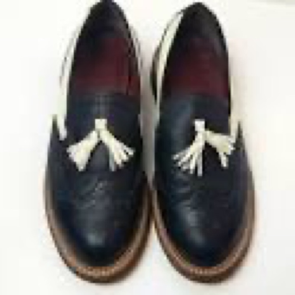 Dr. Martens Phyllis Oxford Tassel Loafer UK 6 US 8.5 EU 39 - runs Large